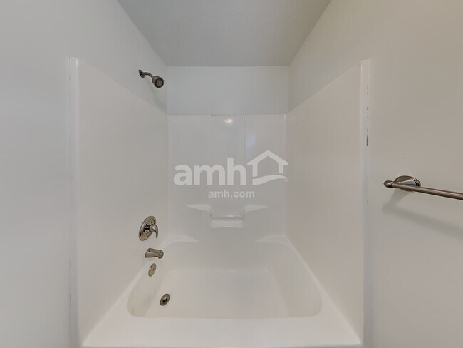 Building Photo - 621 Everlasting Way