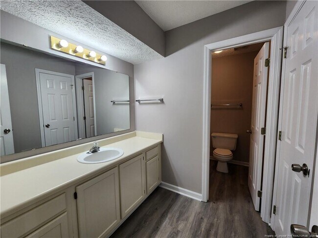 Building Photo - 2908 Rosemeade Dr