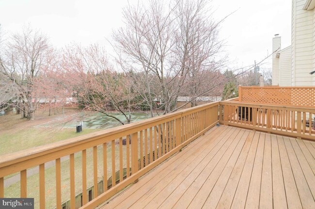Building Photo - 8016 Merry Oaks Ln