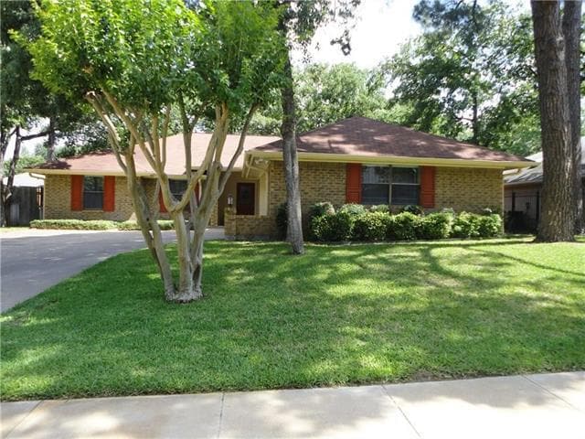 Building Photo - 2813 Woodpath Ln