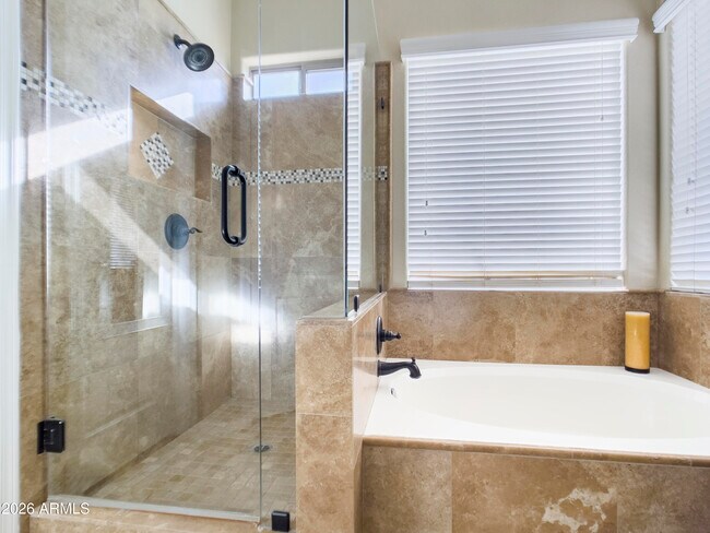 Building Photo - 1084 N Martingale Rd