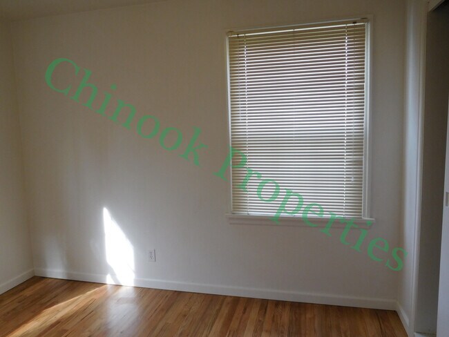 Building Photo - 1578-1580 Olive St