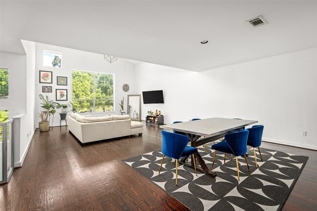 Building Photo - 2924 Cline St