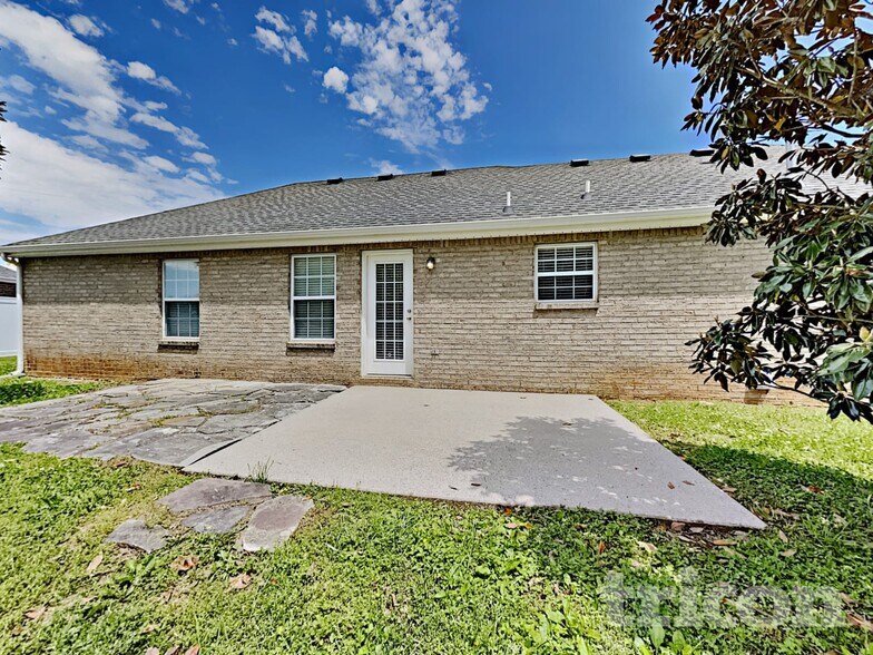 Building Photo - 9023 Nevada Ave