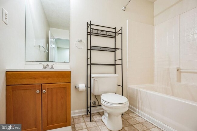 Building Photo - 13477 Stowaway Ct