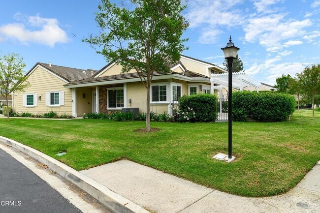 Building Photo - 1125 Stoneybrook Ln