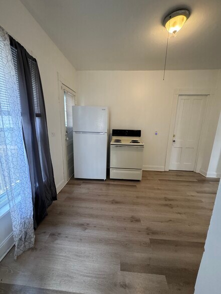 Building Photo - 11 Columbia Ave