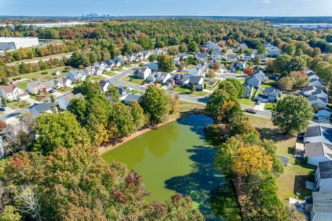 Building Photo - Beautiful 3 bedroom 2.5 bath home in Williams Glenn Community in Charlotte with Primary on the main.