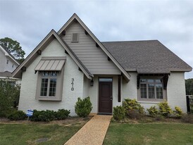 Building Photo - 3418 Lockwood Pl