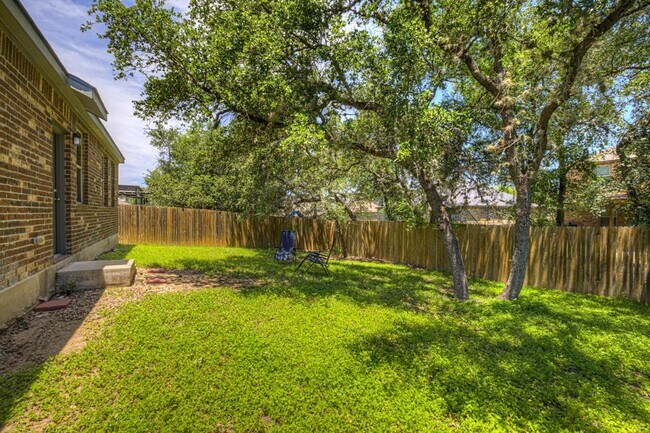 Building Photo - 216 Mary Max Cir