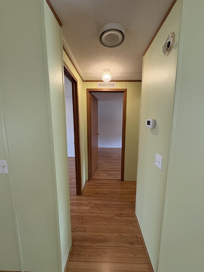 Building Photo - charming 3-bed, 2-bath home is located in the highly desired Strawberry Crest 55+ community