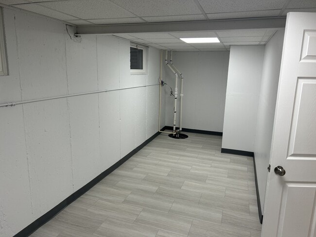 Building Photo - 105 N Phelps Ave