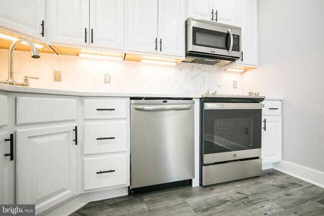 Building Photo - 3700 College Ave