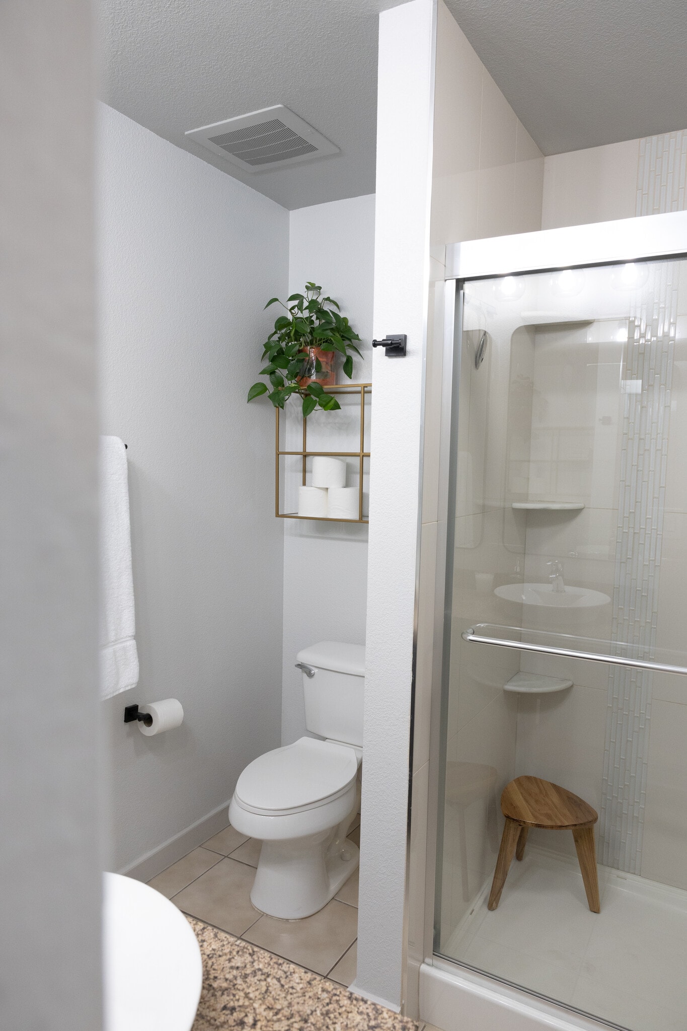 Primary Bathroom - 1441 Central St