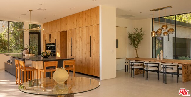 Building Photo - 12752 Mulholland Dr
