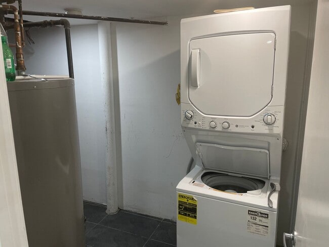 Building Photo - 205 Ives St