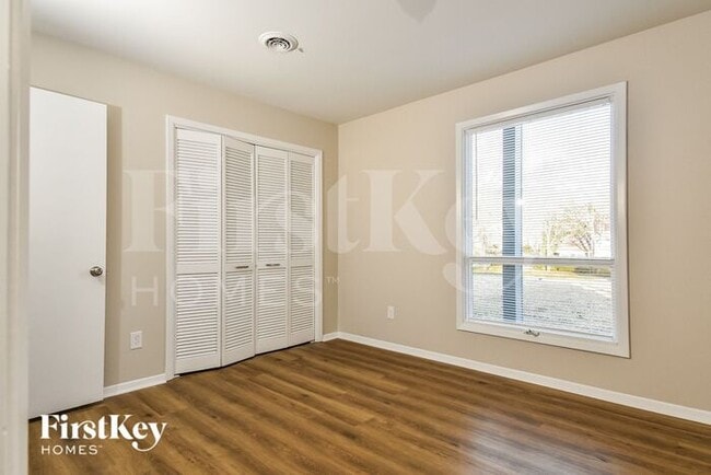 Building Photo - 4113 Oak Hollow Dr