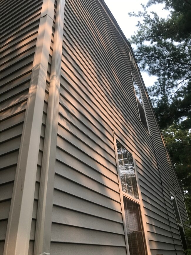 Building Photo - 16 Bowstring Way
