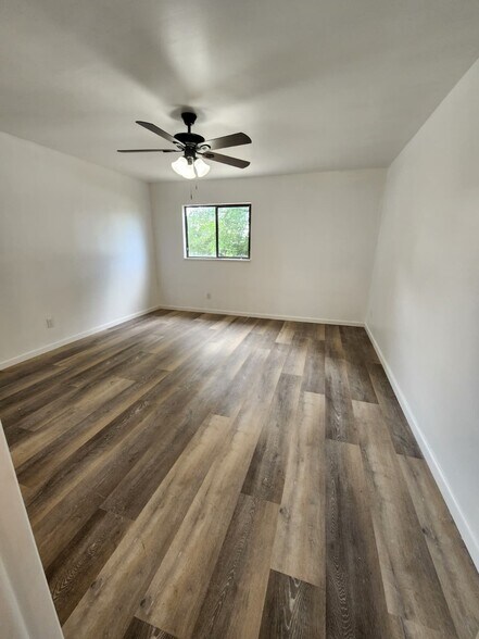 Building Photo - 1814 NW 20th Ter