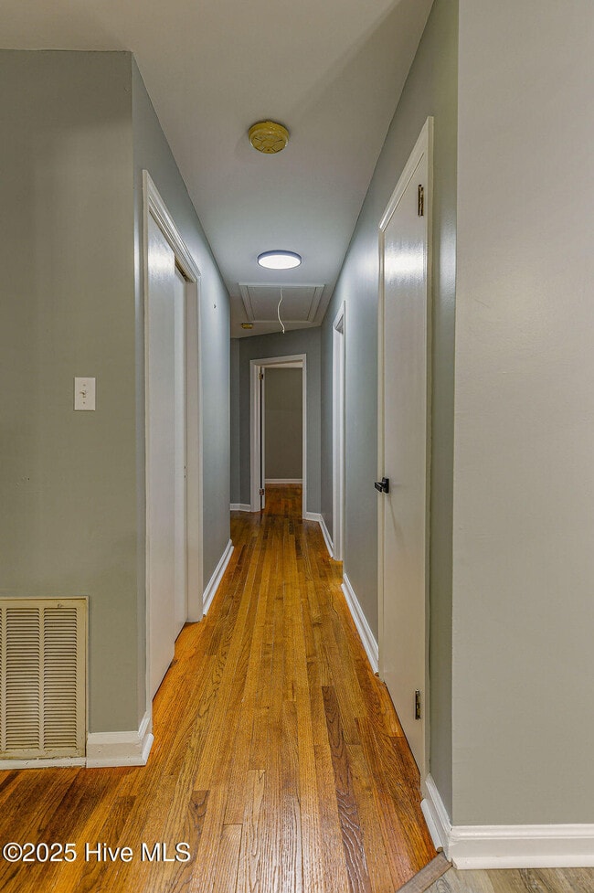 Building Photo - 507 Wilder Ave