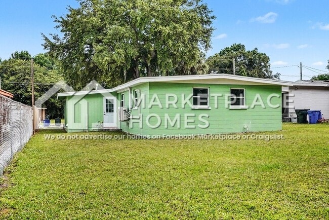 Building Photo - 408 Bassedena Cir N