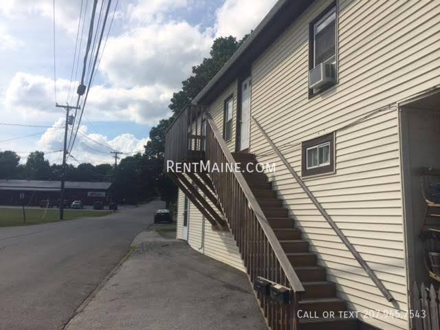 Building Photo - 703 Main St