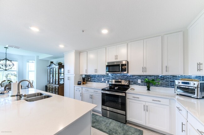 Building Photo - PET FRIENDLY- TURNKEY FURNISHED. VARIABLE RENTAL RATES