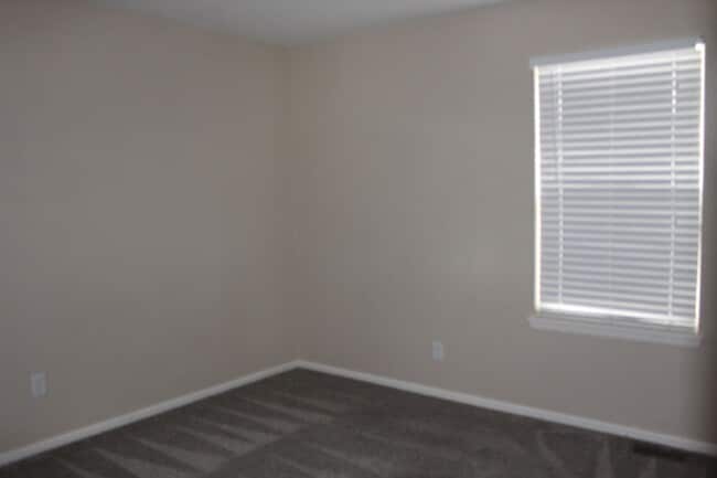 Building Photo - Stunning 3 BR/3 BA in Stockbridge At Meridian Community!