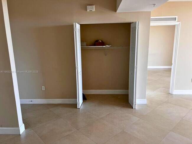 Building Photo - 2425 SW 27th Ave