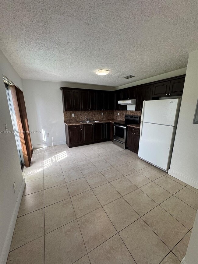 Building Photo - 757 NW 95th Terrace