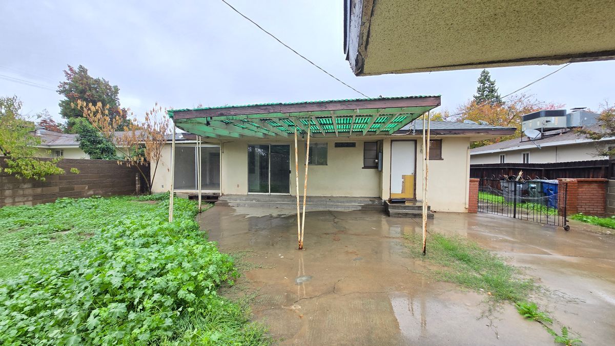 Building Photo - 1235 W Dayton Ave