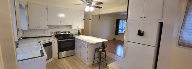 Building Photo - 10738 SE 165th St