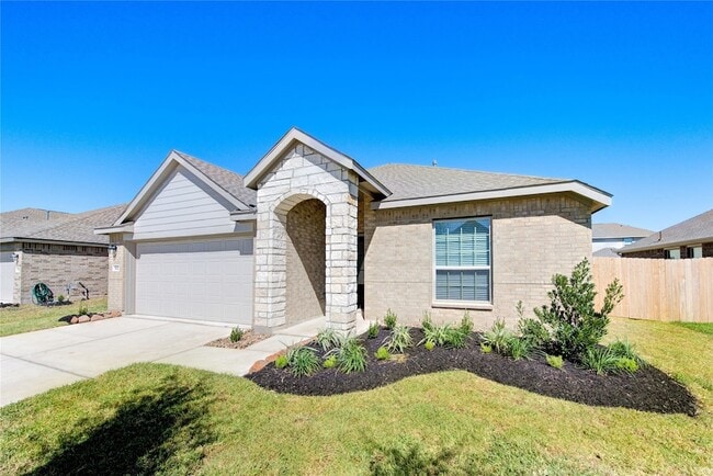 Building Photo - 5023 Lavaridge Dr