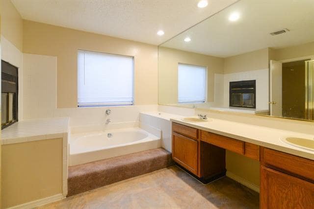 Building Photo - 11815 Sunrise Dr