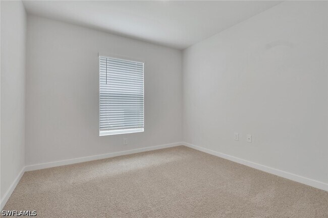 Building Photo - 533 Ilaria Ct