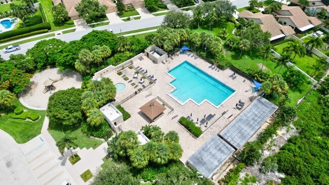 Building Photo - Luxurious 3 Bedroom Oasis with Pool and Beach Access AVAILABLE NOW!