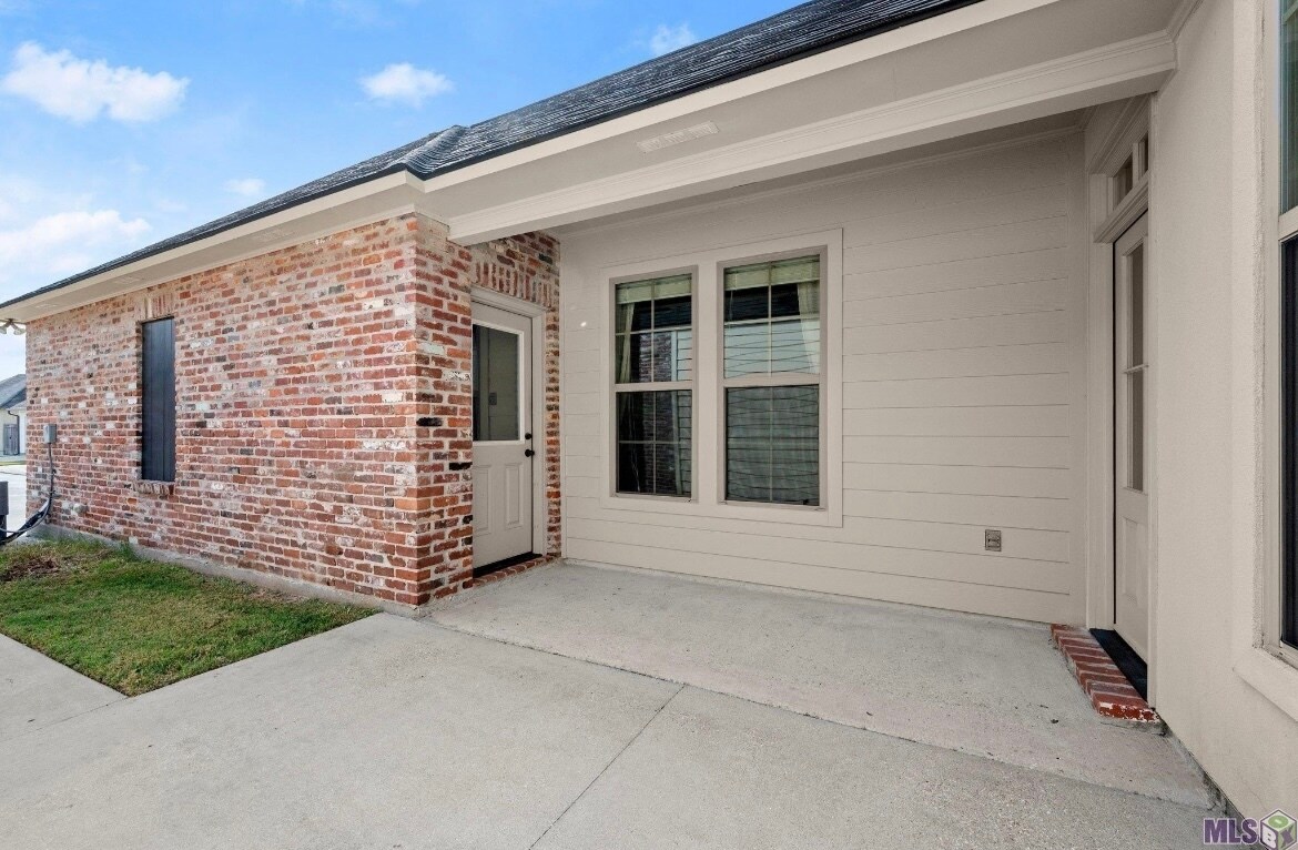 Building Photo - 3130 Hudson Park Dr