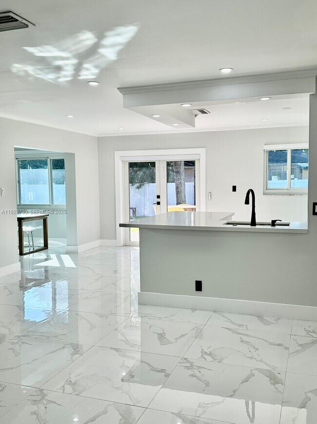 Building Photo - 4681 SW 26th Terrace