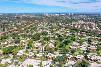 Building Photo - 1120 11th Ct