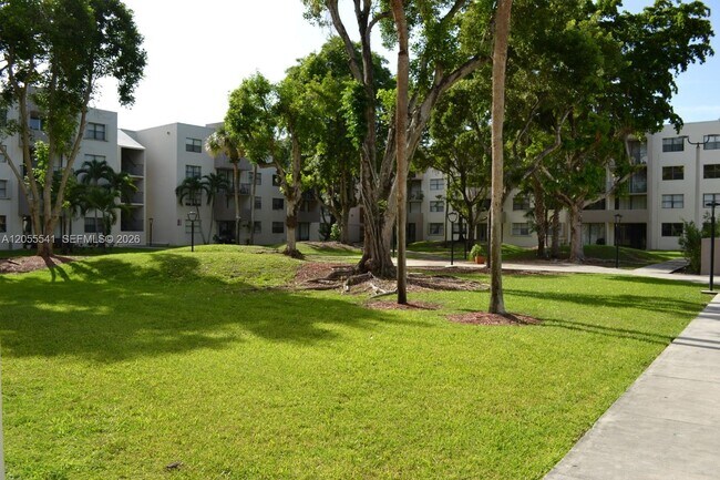 Building Photo - 8004 SW 149th Ave