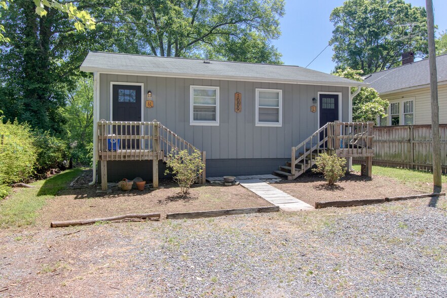 Back entrance - 1009 N Buchanan Blvd