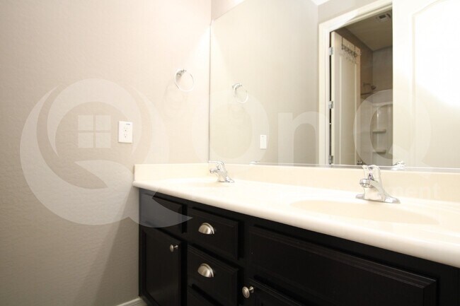 Building Photo - 17120 N 9th Pl