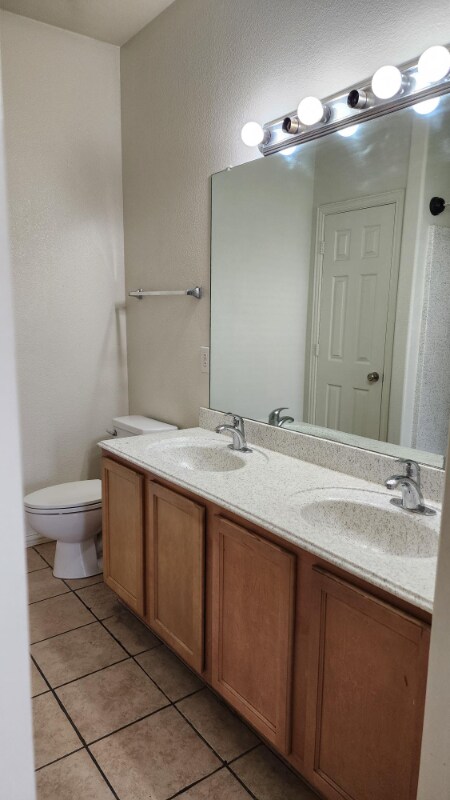 Building Photo - 515 Creekside Dr