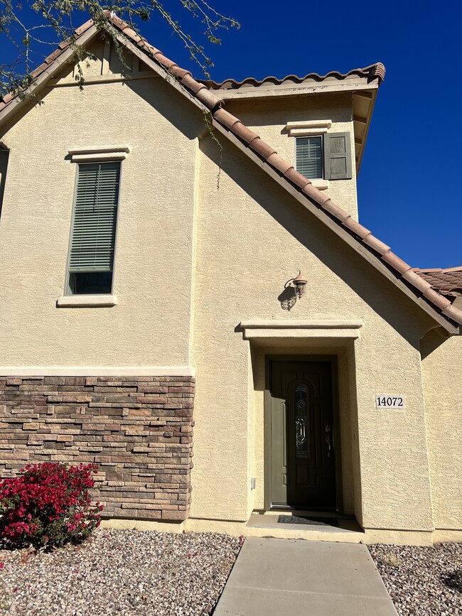 Building Photo - 14072 W Country Gables Dr