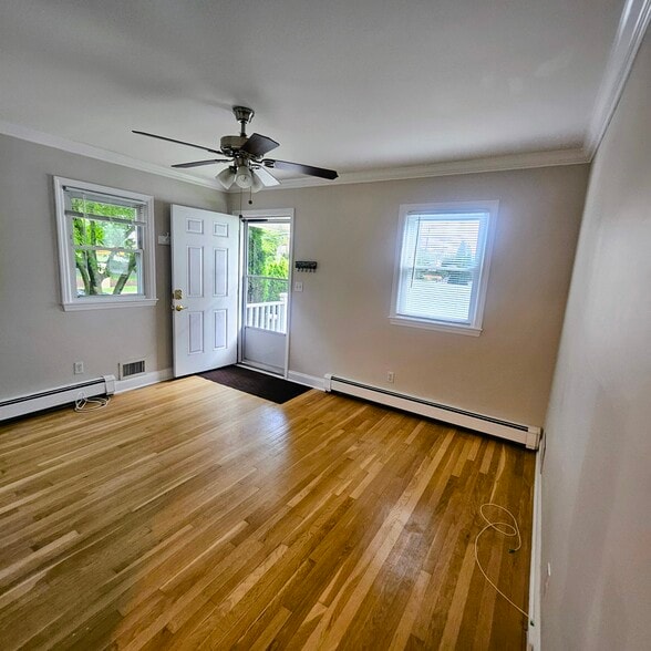Building Photo - 153 Webster Ave