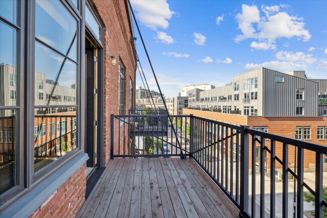 Building Photo - 2960 Inca St