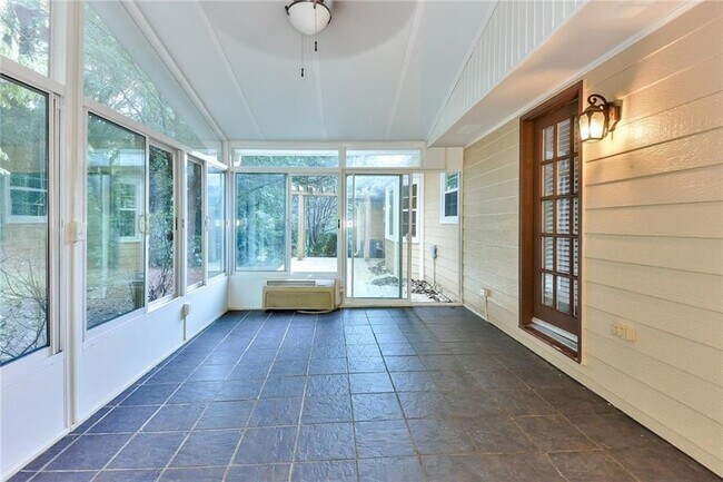 Building Photo - 5748 Jordanaire Pl NW