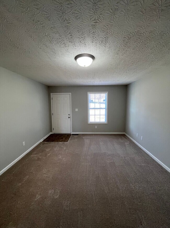 Building Photo - 362 Upper Stone Ave