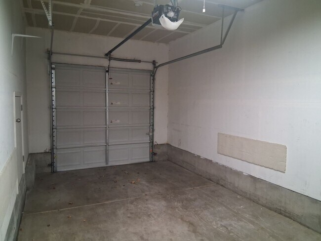 Building Photo - For Rent. 3 Bedroom, 2.5 Bath