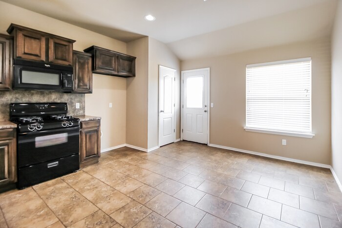 Building Photo - 11421 SW 25th Terrace